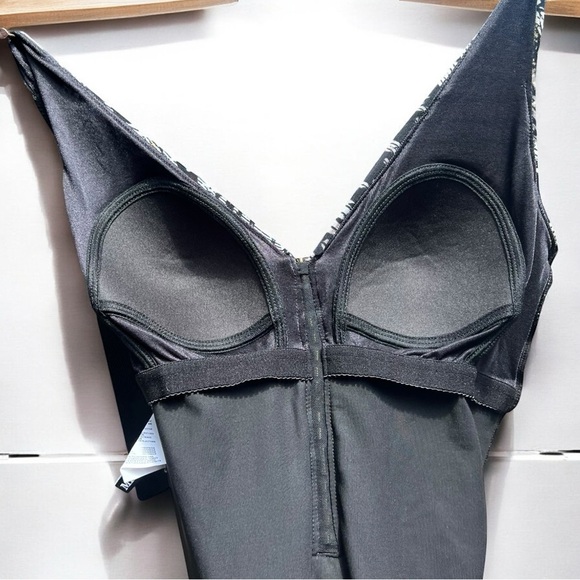 🌻NEW w.tag Miraclesuit Lux Lynx Charmer 1-Piece Slimming Suit Size 8 $194 Retai - Picture 9 of 14